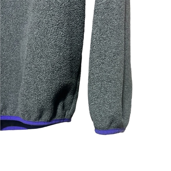 Patagonia Women's XS Lightweight Synchilla Snap-T
Fleece Pullover Gray Purple - Picture 4 of 5